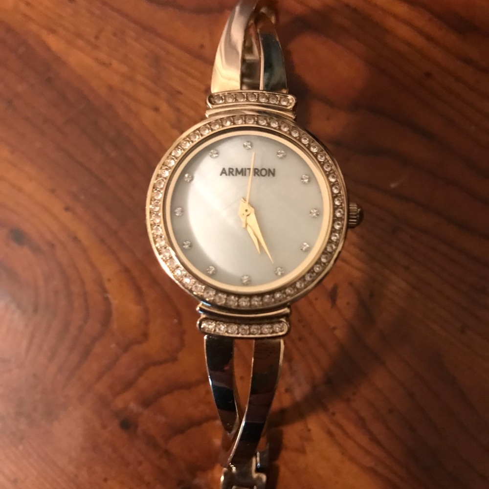 ✔️Armitron Ladies Watch 🌹 - Picture 2 of 9